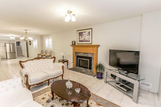 4190 Bishopstoke Lane, House semidetached with 3 bedrooms, 2 bathrooms and 4 parking in Mississauga ON | Image 21
