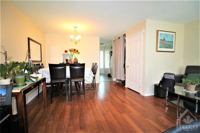 e - 36 Woodvale Green, Townhouse with 3 bedrooms, 2 bathrooms and 1 parking in Ottawa ON | Image 10