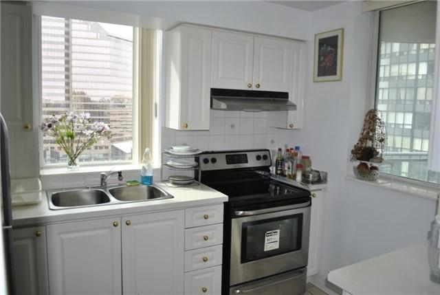 lph 08 - 8 Pemberton Ave, Condo with 2 bedrooms, 2 bathrooms and 1 parking in Toronto ON | Image 2