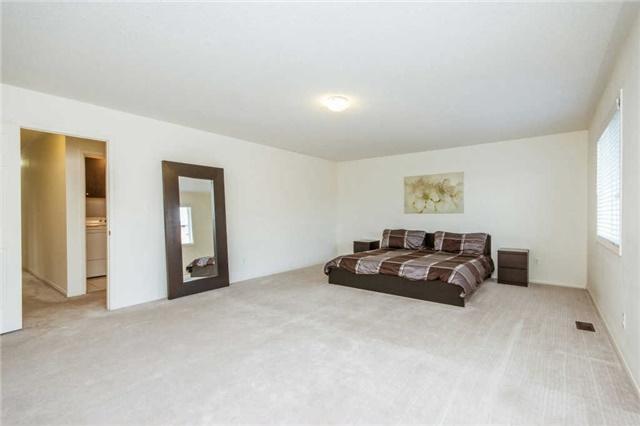 23 Abbotsbury Dr, House detached with 4 bedrooms, 5 bathrooms and 4 parking in Brampton ON | Image 11