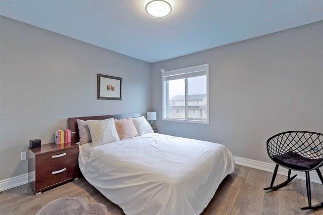 2164 St Clair Ave W, House semidetached with 4 bedrooms, 4 bathrooms and 3 parking in Toronto ON | Image 18