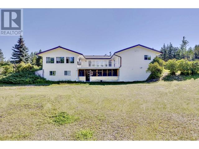 8625 Lynn Drive, House detached with 4 bedrooms, 3 bathrooms and null parking in Fraser Fort George C BC | Image 4