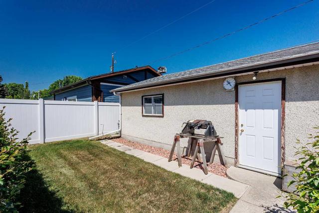 4212 34 Street Close, House detached with 3 bedrooms, 2 bathrooms and 4 parking in Red Deer AB | Image 7