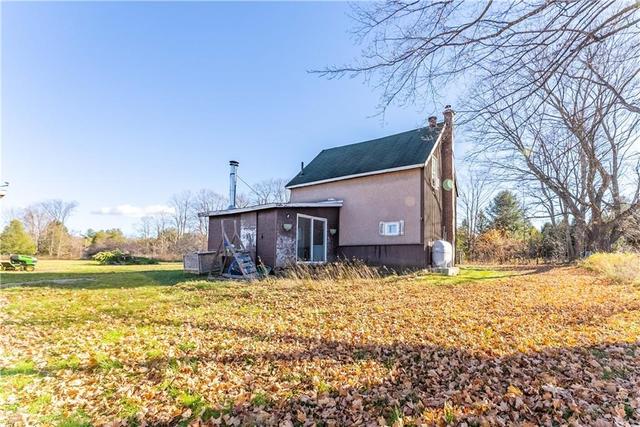 884 Stone Hedges Road, House detached with 2 bedrooms, 1 bathrooms and 10 parking in North Algona Wilberforce ON | Image 6