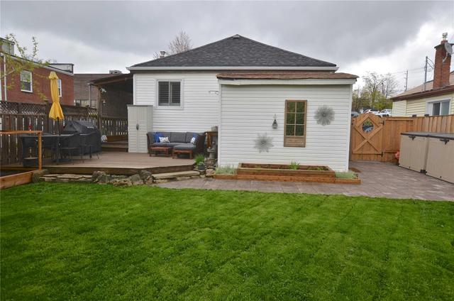 16 Fulton St, House detached with 2 bedrooms, 1 bathrooms and 3 parking in Milton ON | Image 19