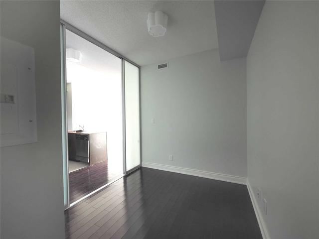 921 - 20 Bloorview Pl, Condo with 1 bedrooms, 1 bathrooms and 1 parking in Toronto ON | Image 3