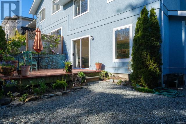 2217 Forbes St, House detached with 3 bedrooms, 3 bathrooms and 2 parking in Victoria BC | Image 26