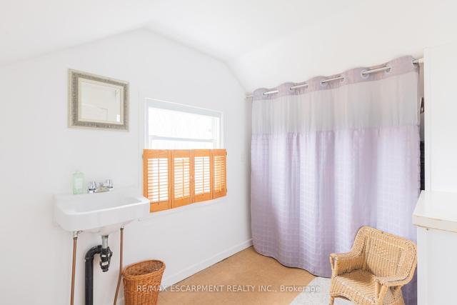 13 Colton Ave, House detached with 3 bedrooms, 2 bathrooms and 3 parking in St. Catharines ON | Image 20