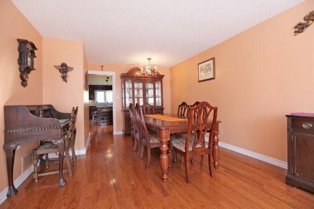 356 Karen Park Cres, House detached with 3 bedrooms, 2 bathrooms and 4 parking in Mississauga ON | Image 6