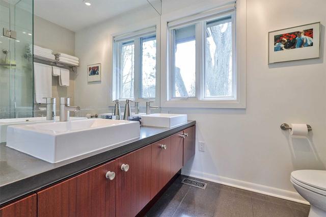 9 Alderdale Crt, House detached with 3 bedrooms, 4 bathrooms and 6 parking in Toronto ON | Image 9