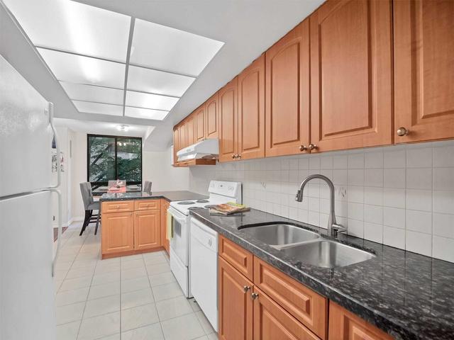 409 - 211 St Patrick St, Condo with 3 bedrooms, 2 bathrooms and 1 parking in Toronto ON | Image 6