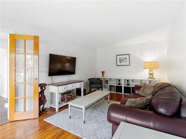 41 Ravenwood Road, House detached with 4 bedrooms, 1 bathrooms and 4 parking in Brantford ON | Image 1