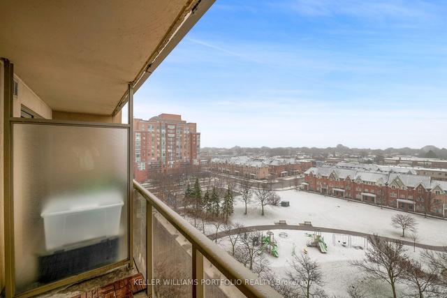 808 - 4 Elsinore Path, Condo with 1 bedrooms, 1 bathrooms and 1 parking in Toronto ON | Image 5