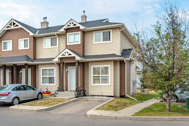 202 - 111 Tarawood Lane Ne, Home with 3 bedrooms, 1 bathrooms and 1 parking in Calgary AB | Image 2