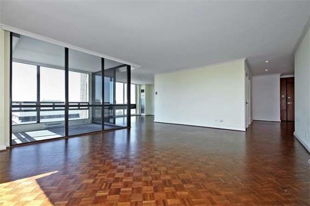 1404 - 619 Avenue Rd, Condo with 2 bedrooms, 2 bathrooms and 1 parking in Toronto ON | Image 5