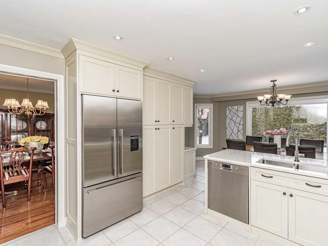 398 Callaghan Cres, House detached with 4 bedrooms, 4 bathrooms and 4 parking in Oakville ON | Image 3