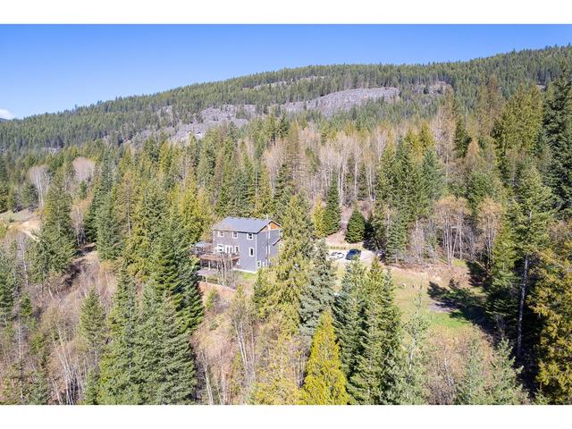 4817 Goat River North Road, House detached with 4 bedrooms, 4 bathrooms and 6 parking in Central Kootenay B BC | Image 74