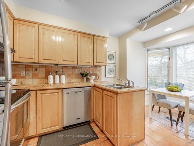 90b Shaftesbury Ave, House semidetached with 3 bedrooms, 4 bathrooms and 1 parking in Toronto ON | Image 2