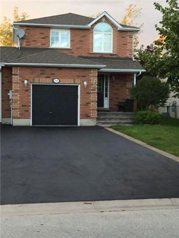 104 Wessenger Dr, House attached with 3 bedrooms, 3 bathrooms and 4 parking in Barrie ON | Image 1