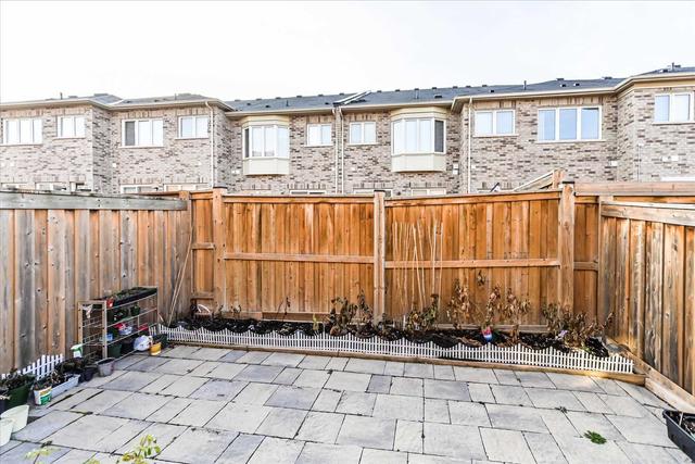 14 Copper Beech Dr, House attached with 3 bedrooms, 3 bathrooms and 2 parking in Markham ON | Image 26
