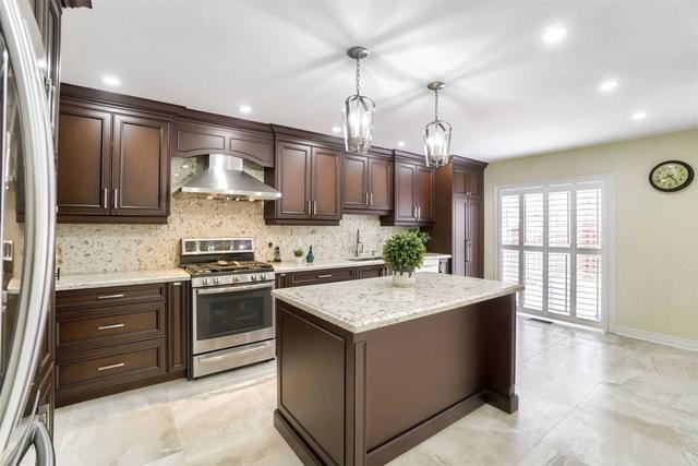 63 Capistro St, House detached with 4 bedrooms, 4 bathrooms and 6 parking in Brampton ON | Image 7
