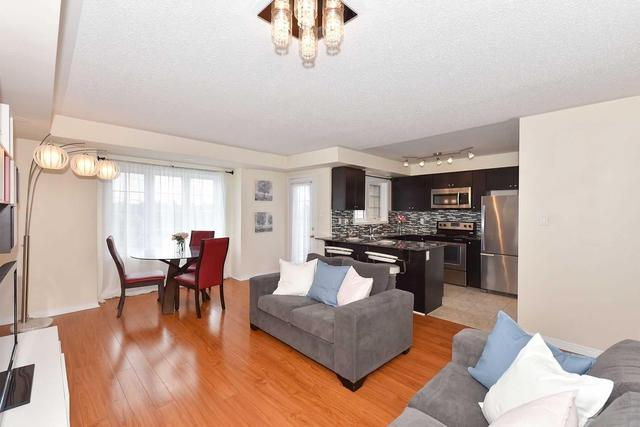 172 Kingston Rd W, Townhouse with 2 bedrooms, 2 bathrooms and 1 parking in Ajax ON | Image 6
