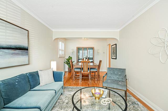 21 Smithfield Dr, House detached with 2 bedrooms, 2 bathrooms and 3 parking in Toronto ON | Image 35