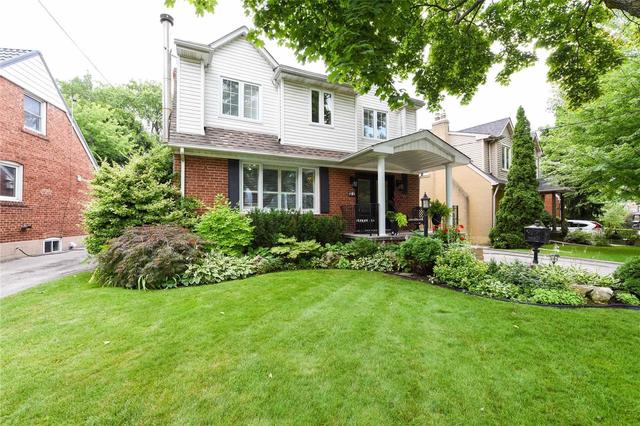 21 Westleigh Cres, House detached with 3 bedrooms, 3 bathrooms and 4 parking in Toronto ON | Image 1