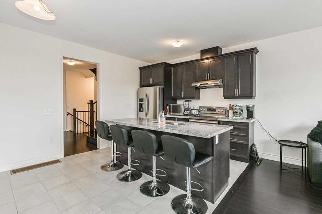 80 Heming Tr, House semidetached with 3 bedrooms, 3 bathrooms and 3 parking in Hamilton ON | Image 3