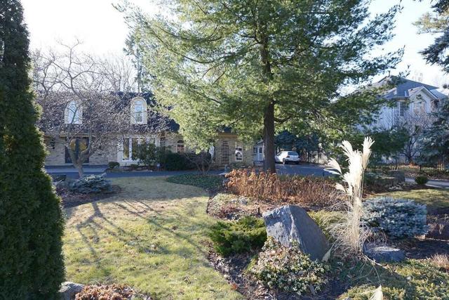 2174 Oneida Cres, House detached with 5 bedrooms, 3 bathrooms and 8 parking in Mississauga ON | Image 3