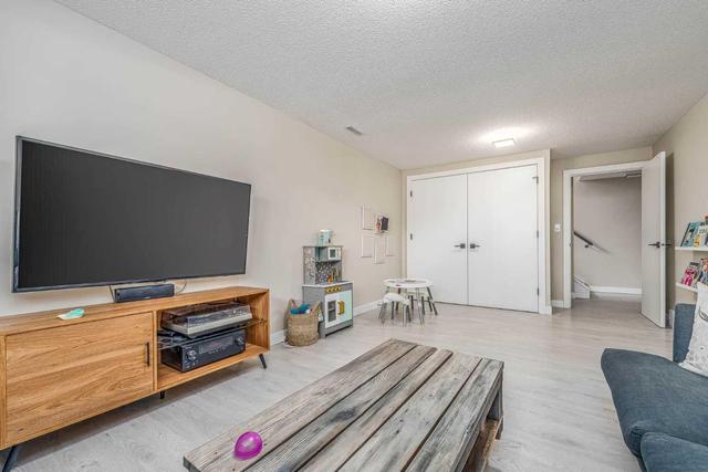 3768 36 Avenue Sw, Home with 4 bedrooms, 2 bathrooms and 2 parking in Calgary AB | Image 28