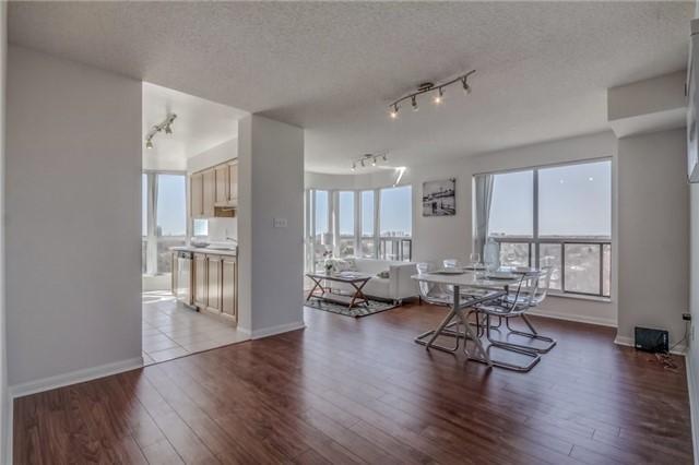 1003 - 23 Lorraine Dr, Condo with 3 bedrooms, 2 bathrooms and 1 parking in Toronto ON | Image 3