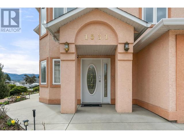 1531 Lawrence Avenue, House detached with 4 bedrooms, 3 bathrooms and 8 parking in Kelowna BC | Image 6