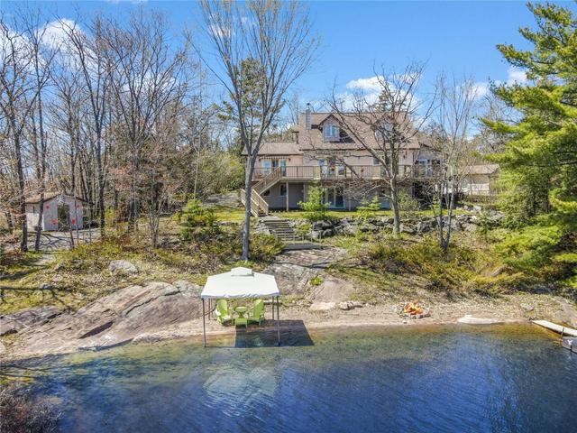 82 Causeway Rd, House detached with 1 bedrooms, 4 bathrooms and 10 parking in Georgian Bay ON | Image 1