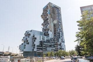 1807 - 170 Bayview Ave, Condo with 2 bedrooms, 2 bathrooms and null parking in Toronto ON | Image 1