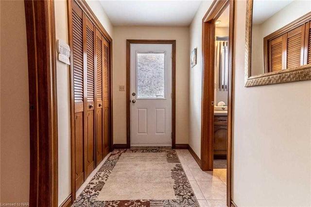 29 Meadowbrook Cres, House detached with 4 bedrooms, 3 bathrooms and 6 parking in St. Catharines ON | Image 18