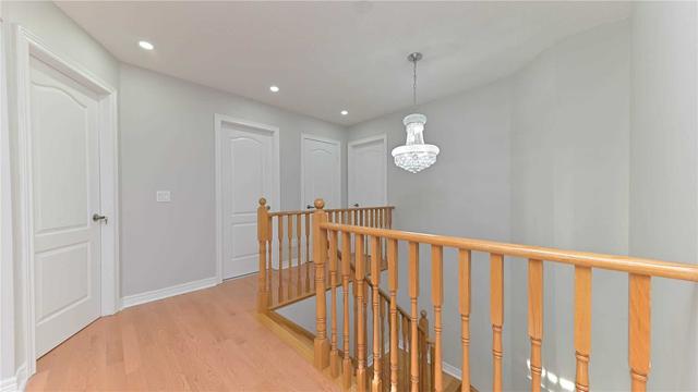 57 Thorndale Rd, House detached with 4 bedrooms, 4 bathrooms and 6 parking in Brampton ON | Image 5