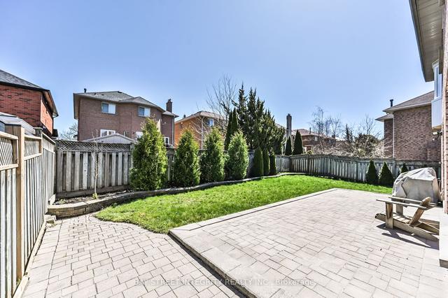 519 Veale Pl, House detached with 4 bedrooms, 6 bathrooms and 7 parking in Newmarket ON | Image 32