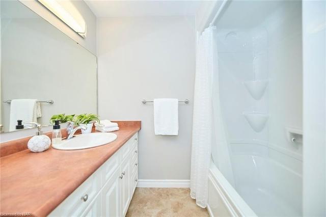 1366 Haist St, House detached with 3 bedrooms, 1 bathrooms and 6 parking in Pelham ON | Image 5