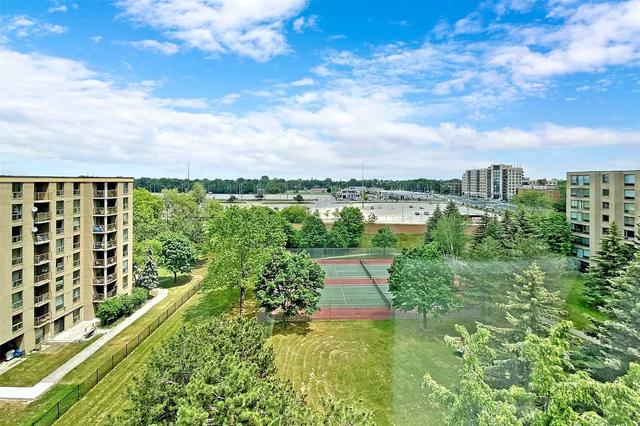826 - 326 Major Mackenzie Dr E, Condo with 2 bedrooms, 2 bathrooms and 3 parking in Richmond Hill ON | Image 15
