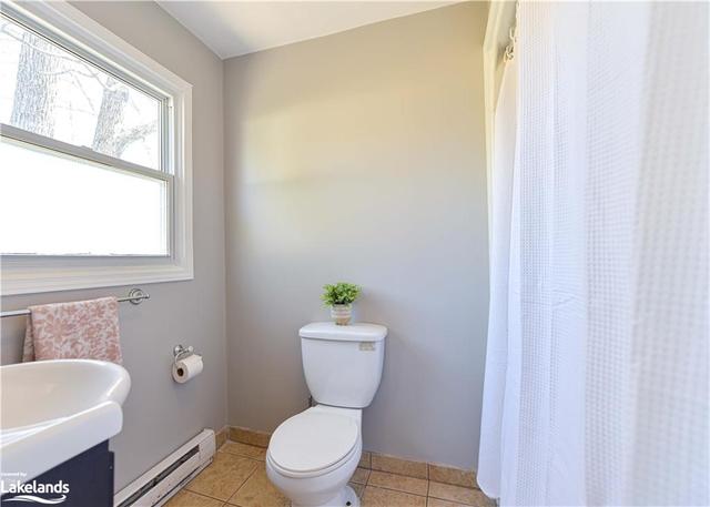 155 Hill St, House detached with 2 bedrooms, 1 bathrooms and 5 parking in Gravenhurst ON | Image 17