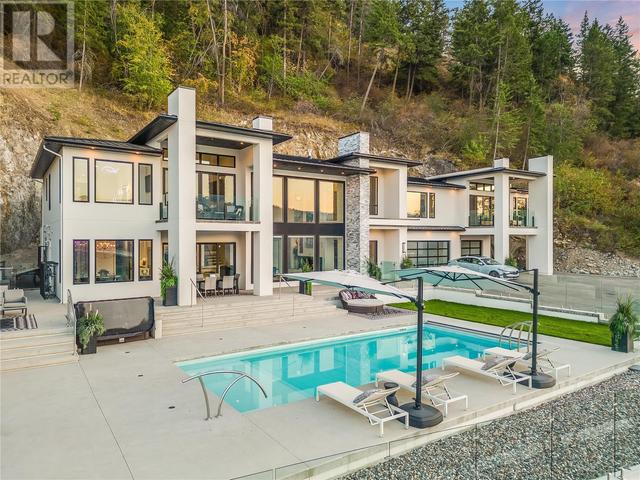 112 Sunset Boulevard, House detached with 6 bedrooms, 5 bathrooms and 14 parking in Vernon BC | Image 1
