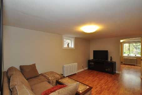839 Kingston Rd, House detached with 2 bedrooms, 2 bathrooms and 1 parking in Toronto ON | Image 5