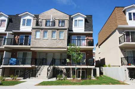3043 Finch Ave W, Townhouse with 2 bedrooms, 2 bathrooms and 1 parking in Toronto ON | Image 1