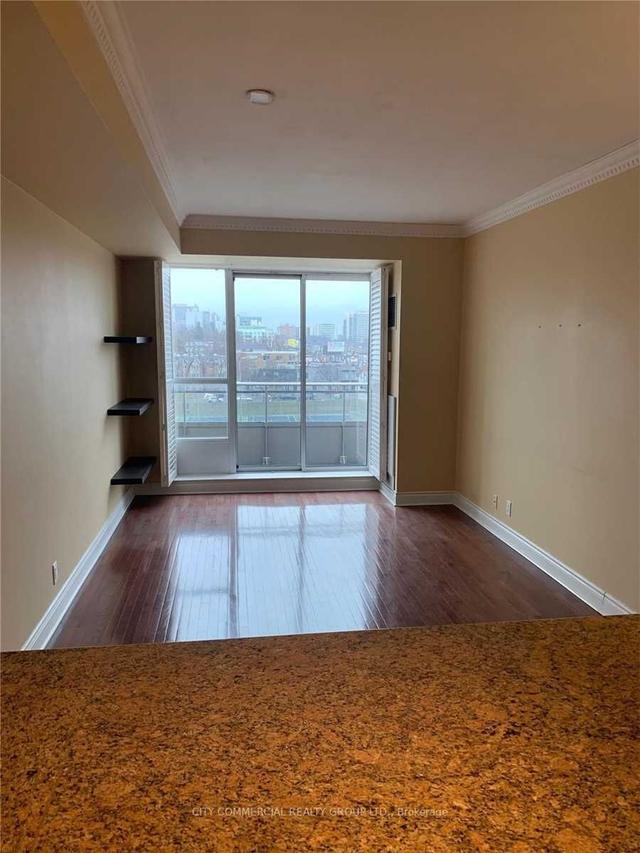 lph 8 - 245 Davisville Ave, Condo with 1 bedrooms, 1 bathrooms and 1 parking in Toronto ON | Image 2