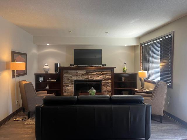 713b - 700 Bighorn Boulevard, Condo with 2 bedrooms, 2 bathrooms and null parking in Radium Hot Springs BC | Image 6