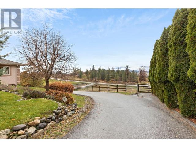 5731 Anderson Road, House detached with 4 bedrooms, 4 bathrooms and 11 parking in Central Okanagan BC | Image 37