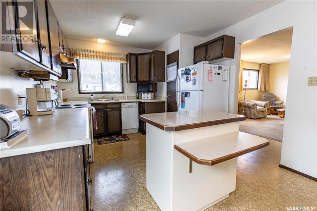 123 M Avenue S, House detached with 4 bedrooms, 2 bathrooms and null parking in Saskatoon SK | Image 6