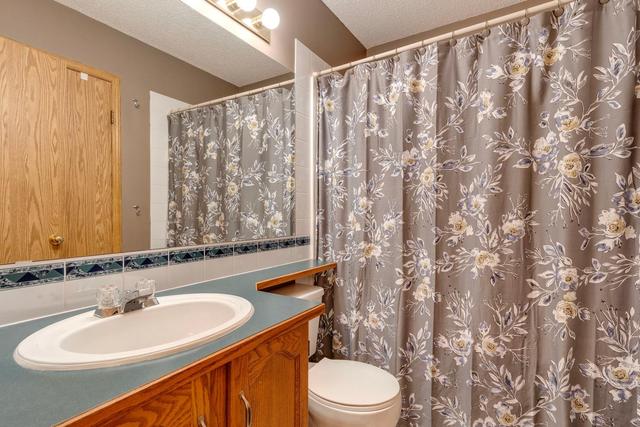 169 Country Hills Place Nw, House detached with 3 bedrooms, 2 bathrooms and 3 parking in Calgary AB | Image 24
