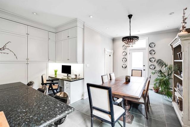 2 - 151 Robert St, Condo with 2 bedrooms, 2 bathrooms and 0 parking in Toronto ON | Image 6